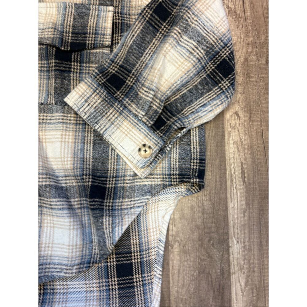 Plaid Patterned Shacket NWT - image 5